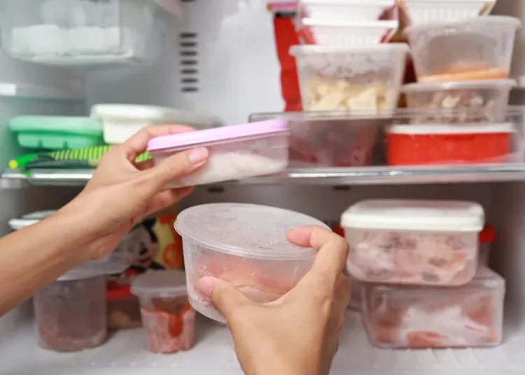 Chef revela que tipo de alimento nunca deve ir para o congelador