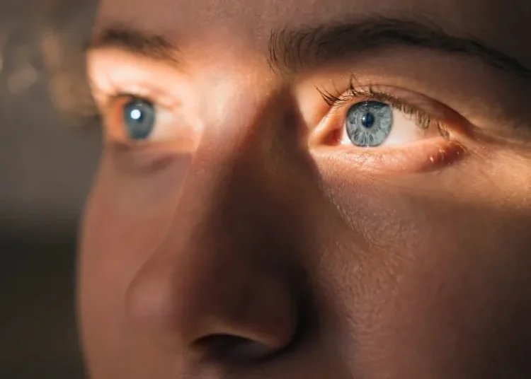 Tratamento reverte cegueira em pessoas com danos graves nos olhos; entenda