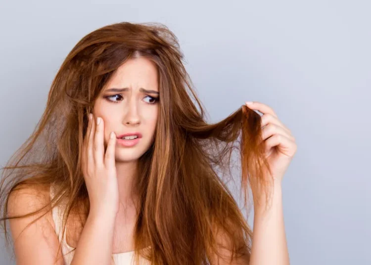 Cabelo sem queratina? Descubra com este teste simples feito em casa