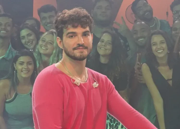 'Aguento o tranco há muitos anos', diz Jão em resposta a comentários de Roberta Miranda sobre pausa na carreira
