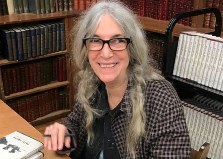 Patti Smith se pronuncia sobre desmaio durante show em SP