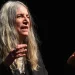 Patti Smith vai a hospital e não tem previsão para voltar aos Estados Unidos