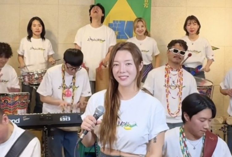 Coreanos homenageiam o Axé tocando hit da banda Eva