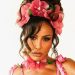 Sabrina Sato exibe look ousado e faz piada sobre casamento