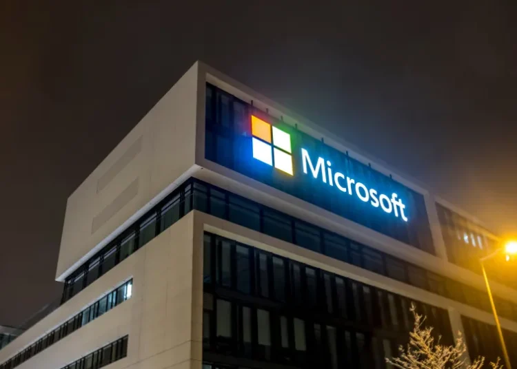 Microsoft vai investir quase R$ 15 bi em inteligência artificial no Brasil