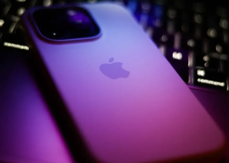 Apple apresenta iPhone 16 com recursos de IA em evento ao vivo