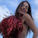 Anitta joga microfones no chão após falhas técnicas em show