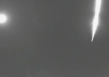 Entrada (brilhante) de meteorito na atmosfera é avistada no Brasil