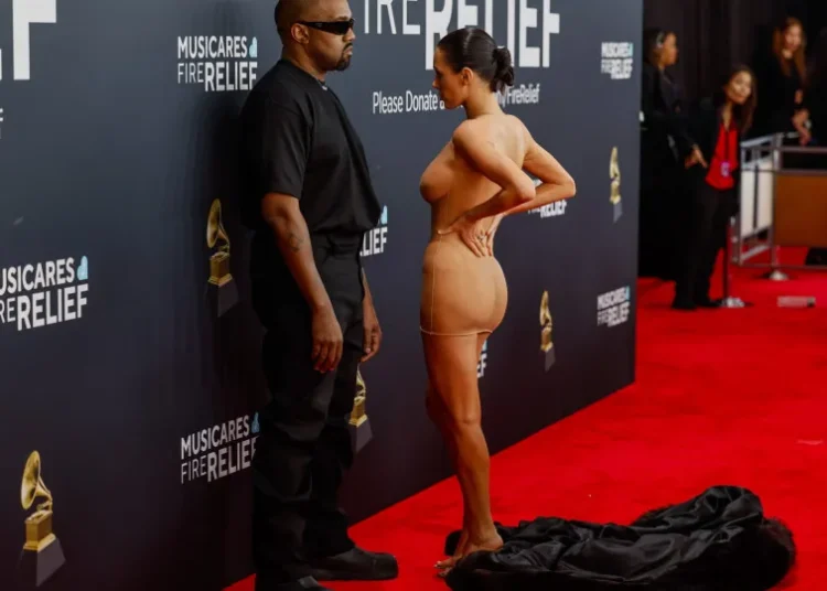 Irmã de Bianca Censori