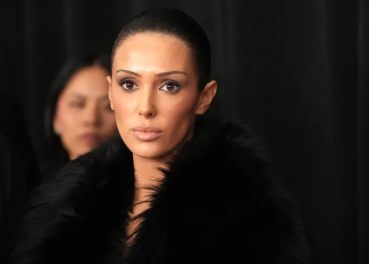 Quem é Bianca Censori, mulher de Kanye West que foi pelada ao Grammy