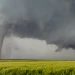Tornados atingem Texas e deixam dois mortos, feridos e rastro de destruição