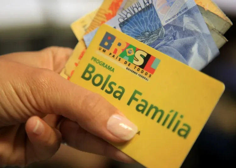 Caixa paga Bolsa Família a beneficiários com NIS de final 8