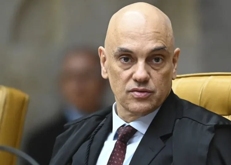 Moraes diz que políticos sem voto usam crítica ao STF como 'escada eleitoral'