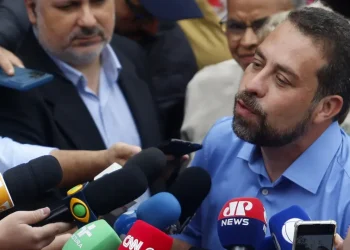 Boulos critica Zema: defesa de trabalho infantil é 'covardia'