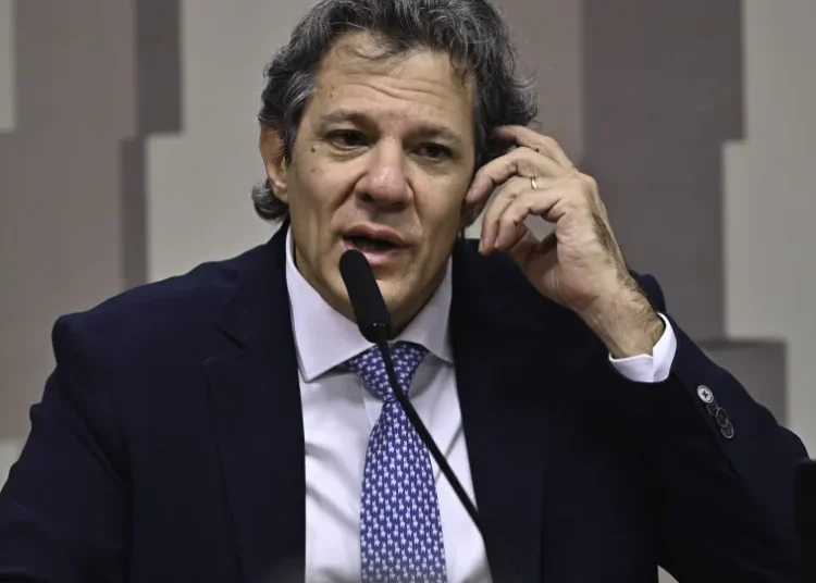 Haddad diz que resistiu a virar a chave para ser candidato e que Tarcísio mente